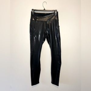 NWT Fabletics Oasis Legging Medium